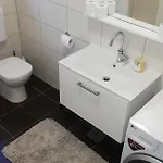 Apartman Emily, 6 2 Guests, Newly Refurbished