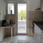 Apartman Emily, 6 2 Guests, Newly Refurbished Póla