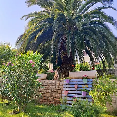 Appartement Emily, 6 2 Guests, Newly Refurbished Pula