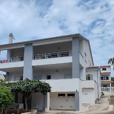 Appartement Emily, 6 2 Guests, Newly Refurbished