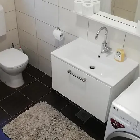 Apartman Emily, 6 2 Guests, Newly Refurbished