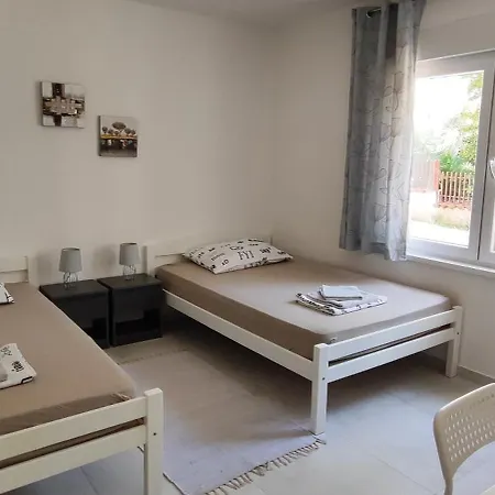 Apartman Emily, 6 Plus 2 Guests, Sea View, Fully Refurbished