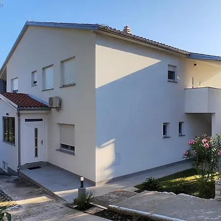 Emily, 6 2 Guests, Newly Refurbished * Pjescana Uvala