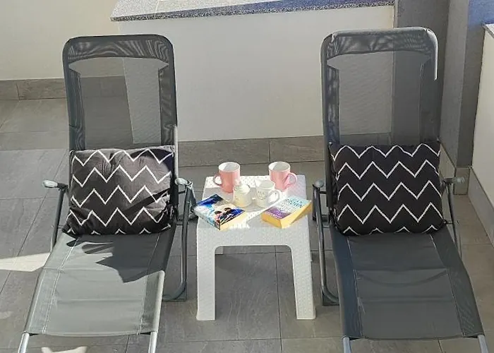 Emily, 6 2 Guests, Newly Refurbished Διαμέρισμα