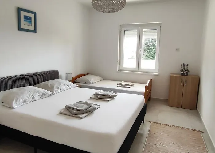 Emily, 6 2 Guests, Newly Refurbished Διαμέρισμα