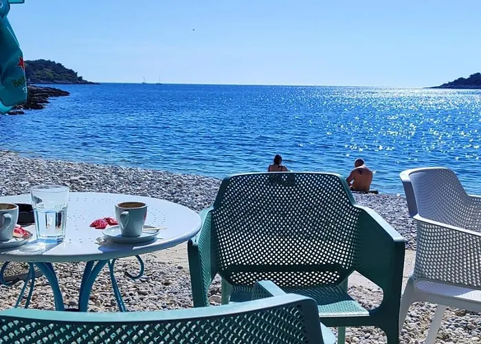 Emily, 6 2 Guests, Newly Refurbished Apartman Pula