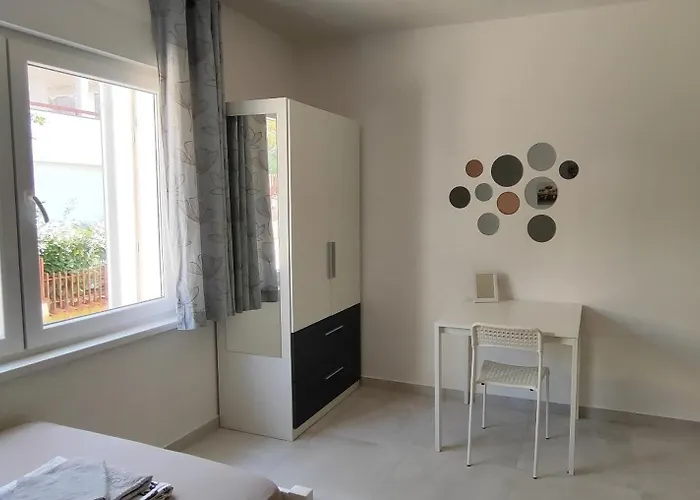 Emily, 6 2 Guests, Newly Refurbished 풀라